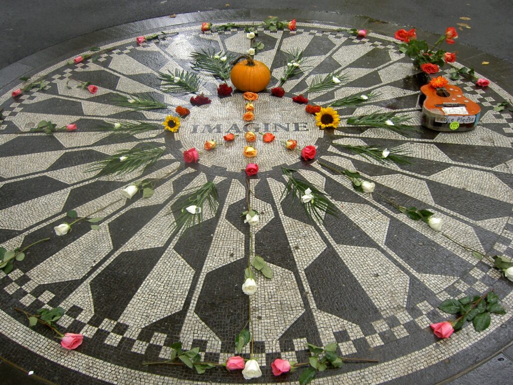 strawberry fields imagine mozaiek